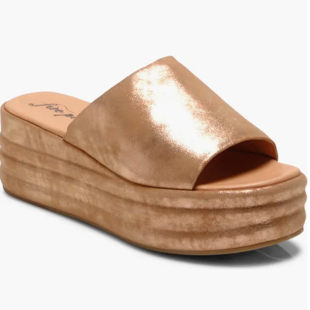 Free People Harbor Platform Sandal, size 37, rose gold, never worn!